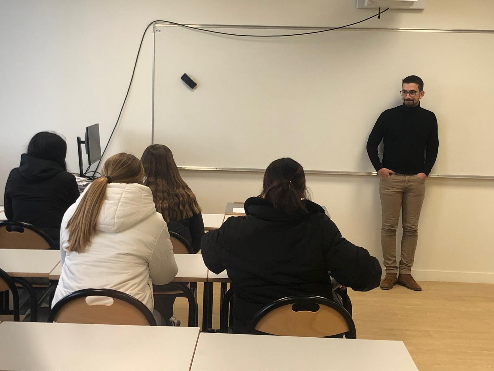 M. Perrin, éducateur spécialisé aux Apprentis d’Auteuil
